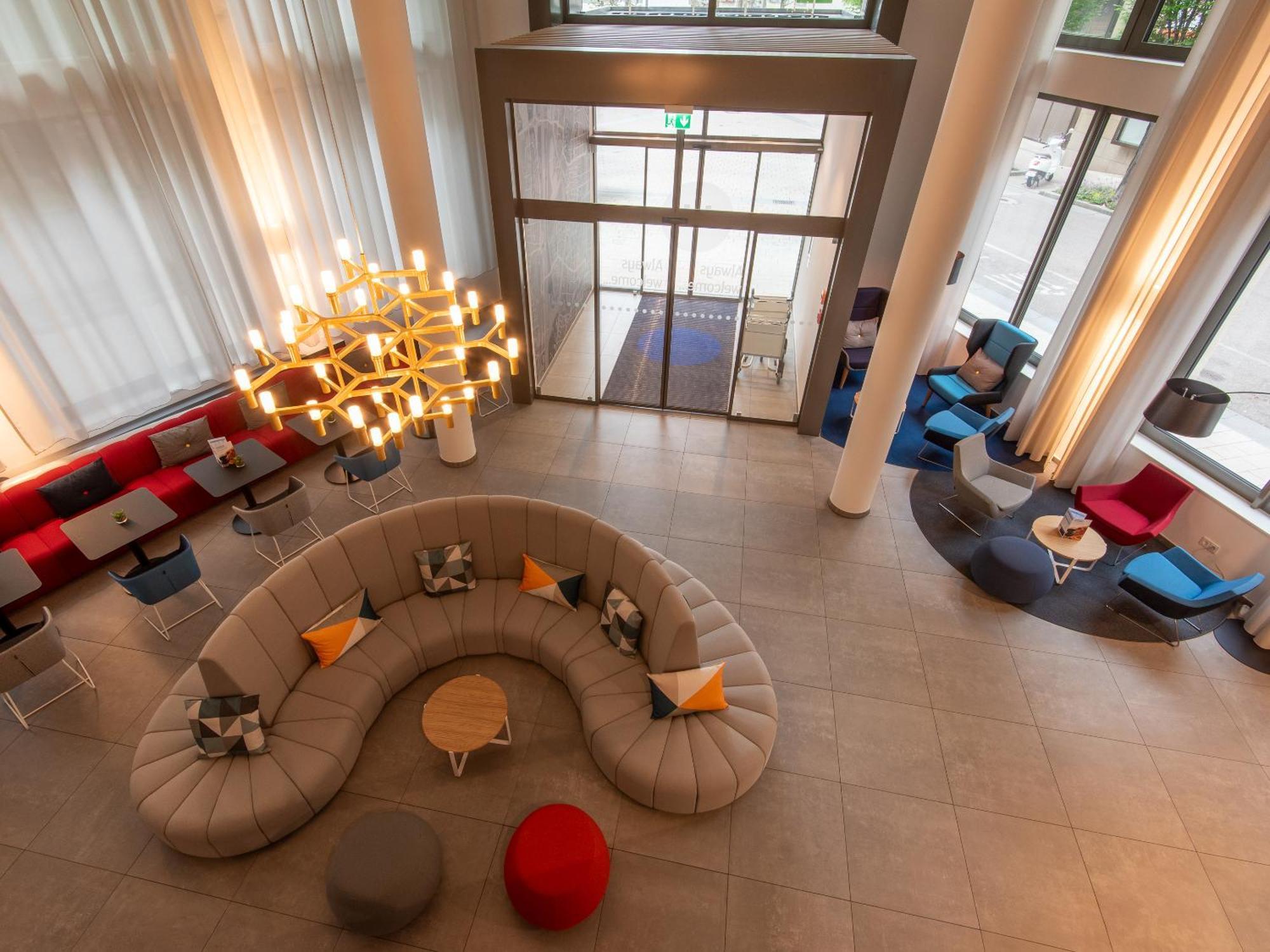 Holiday Inn Express Heilbronn By Ihg Esterno foto