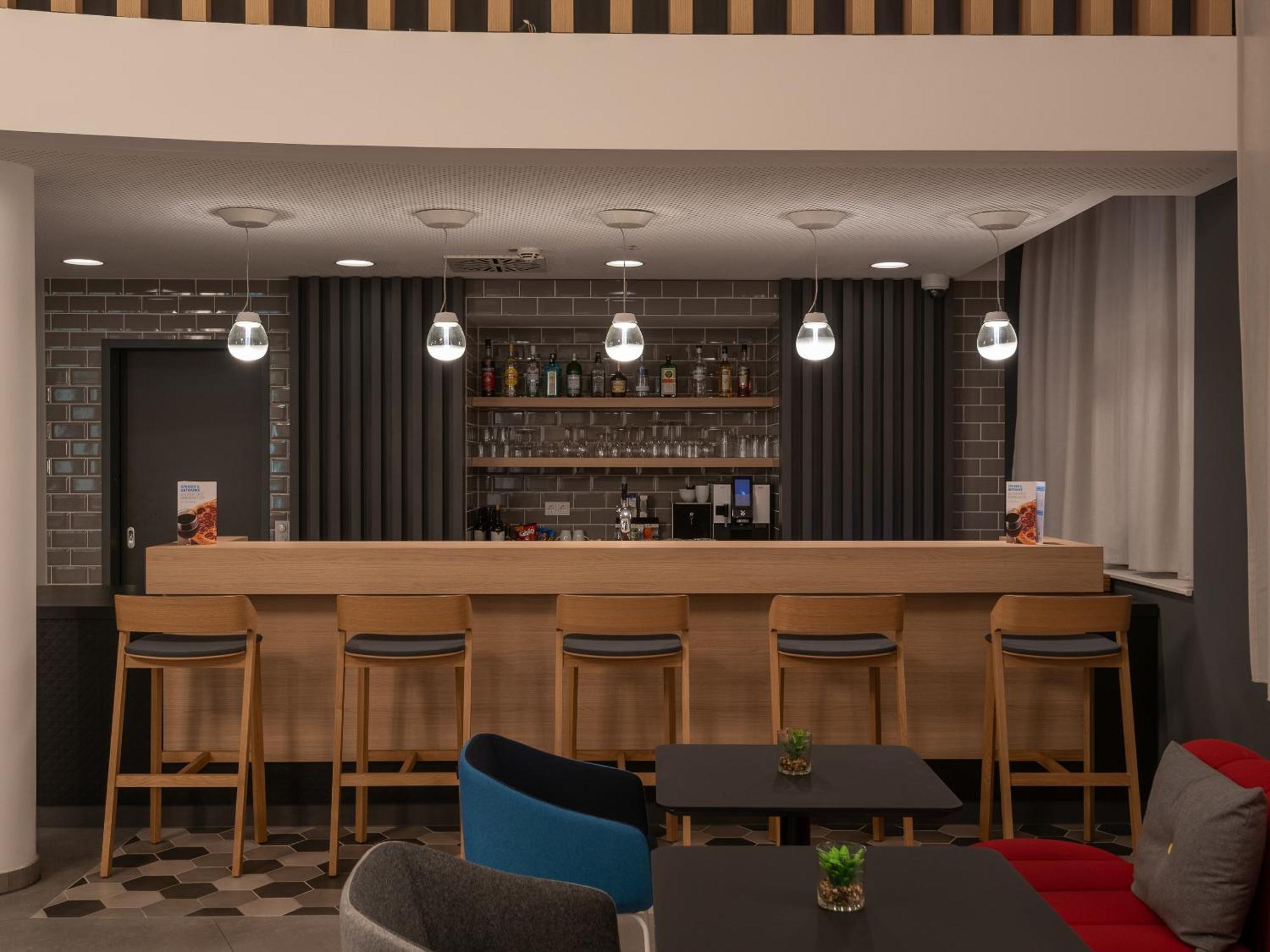 Holiday Inn Express Heilbronn By Ihg Esterno foto