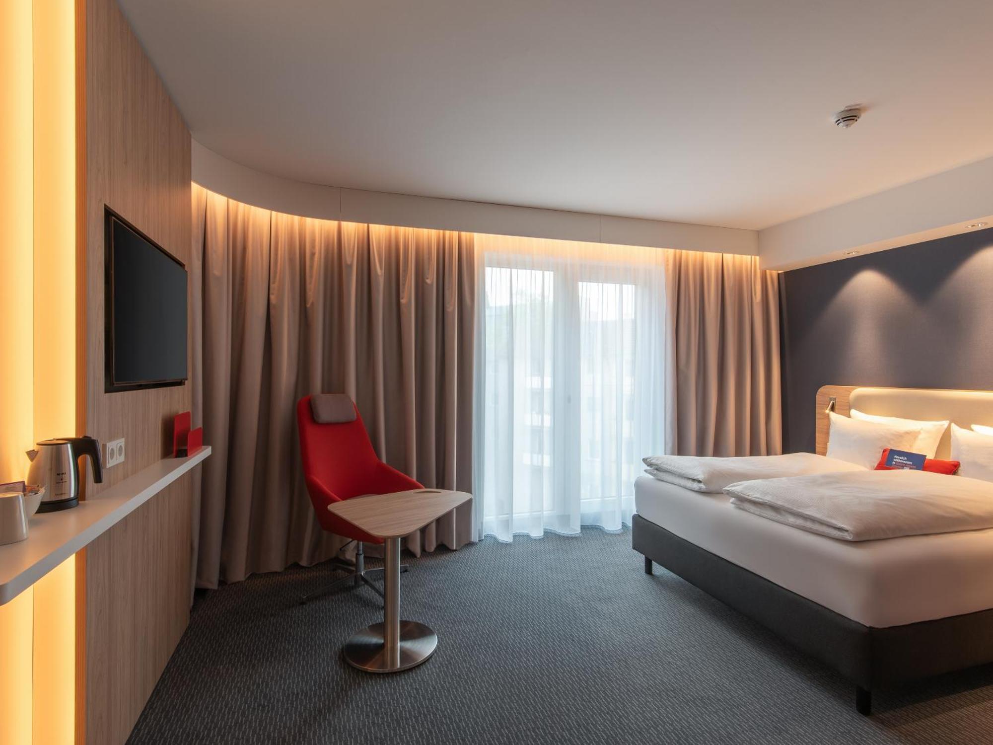 Holiday Inn Express Heilbronn By Ihg Esterno foto