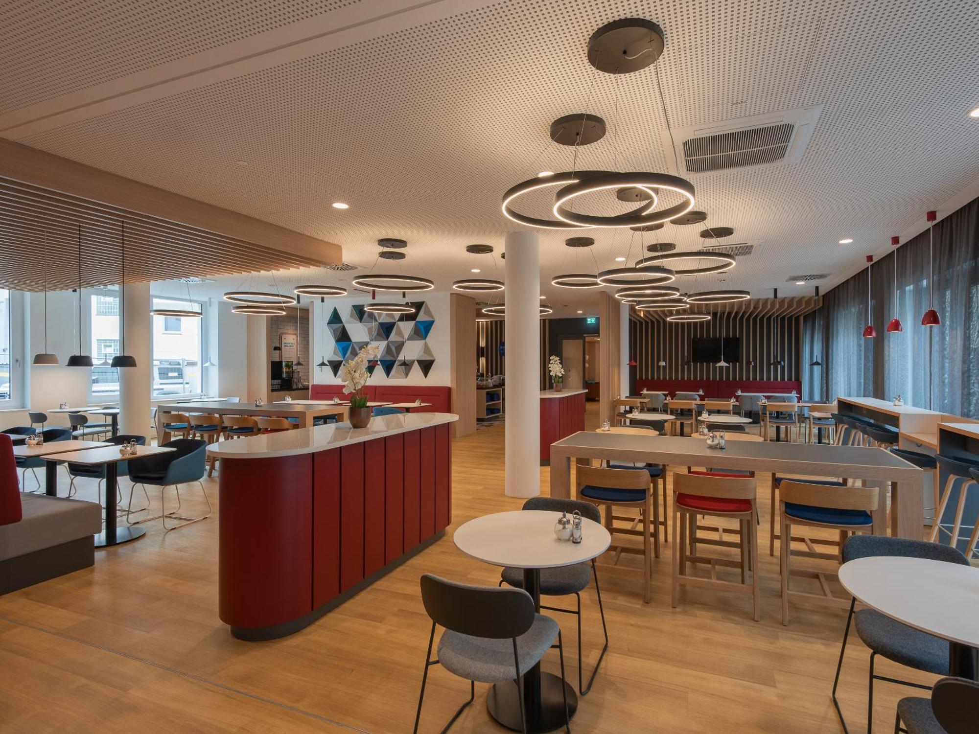 Holiday Inn Express Heilbronn By Ihg Esterno foto