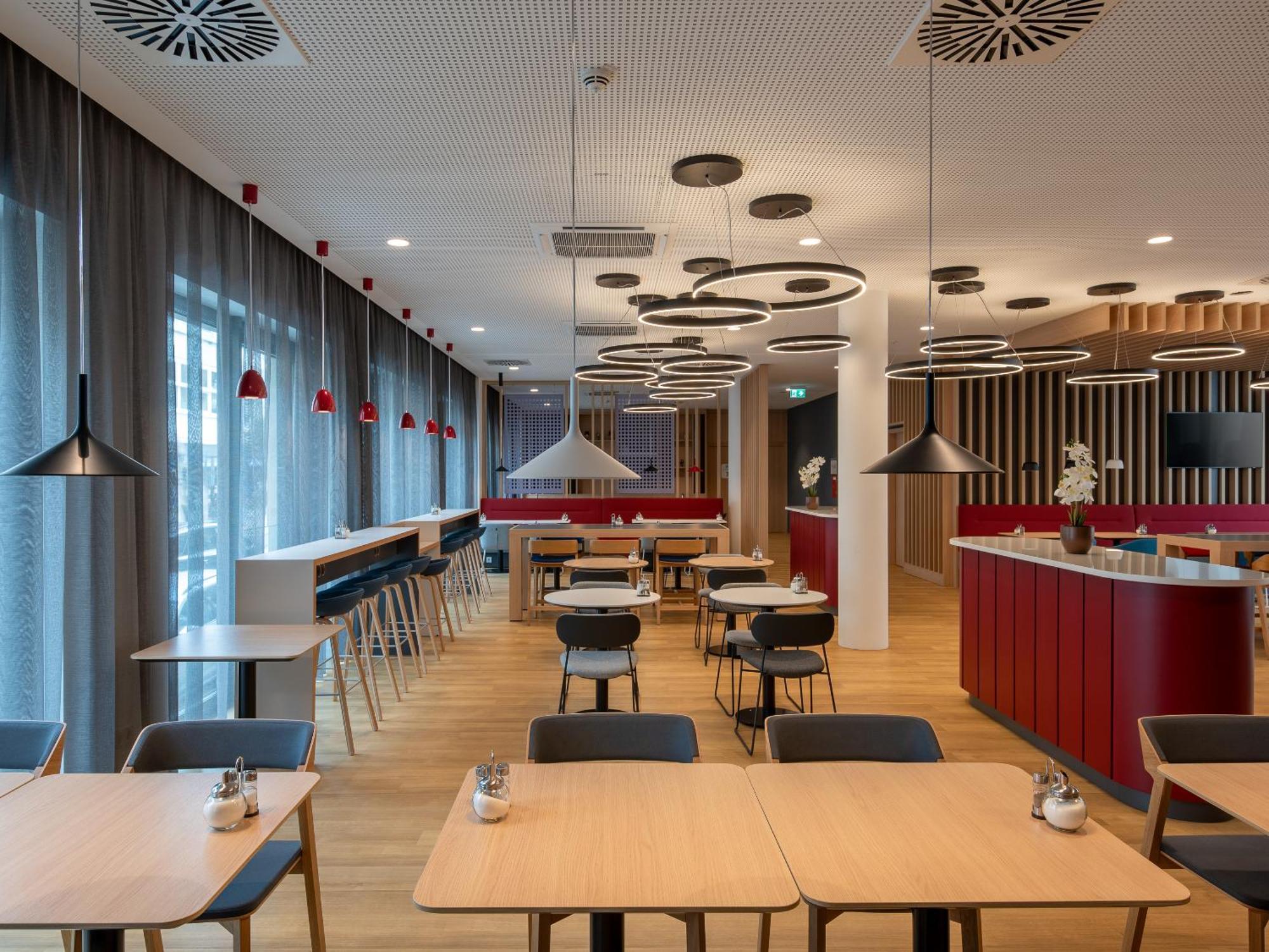 Holiday Inn Express Heilbronn By Ihg Esterno foto